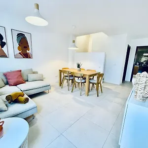  Apartment 3bdr + 2bath Comfy House